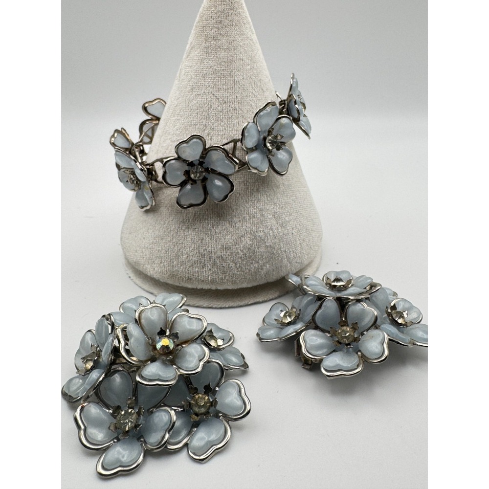 Vintage Flower Bracelet & Clip On Earrings Set 1950s Blue Plastic